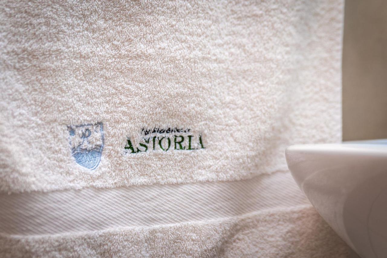 Astoria *